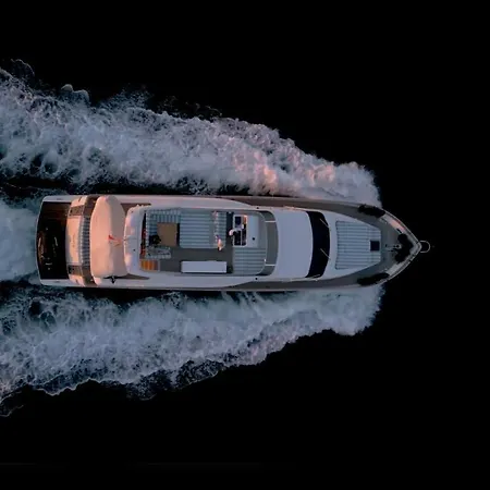 Essoess Boat - Five Star - Exclusive Use Botel *