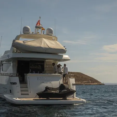 Botel Essoess Boat - Five Star - Exclusive Use *