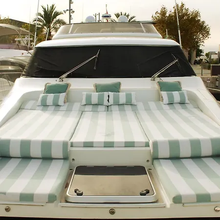 Botel Essoess Boat - Five Star - Exclusive Use