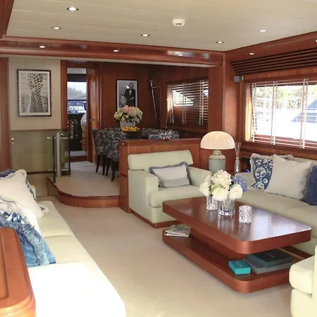 Botel Essoess Boat - Five Star - Exclusive Use Palma de Mallorca