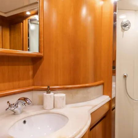 Botel Essoess Boat - Five Star - Exclusive Use
