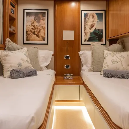 Essoess Boat - Five Star - Exclusive Use