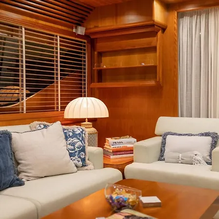 Essoess Boat - Five Star - Exclusive Use *